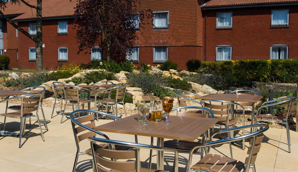 Holiday Inn Express Portsmouth - North By Ihg Eksteriør bilde