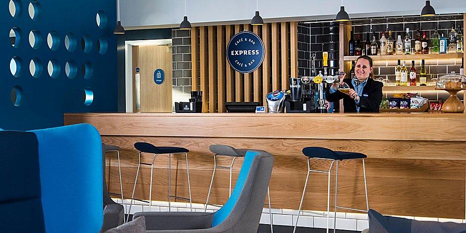 Holiday Inn Express Portsmouth - North By Ihg Eksteriør bilde